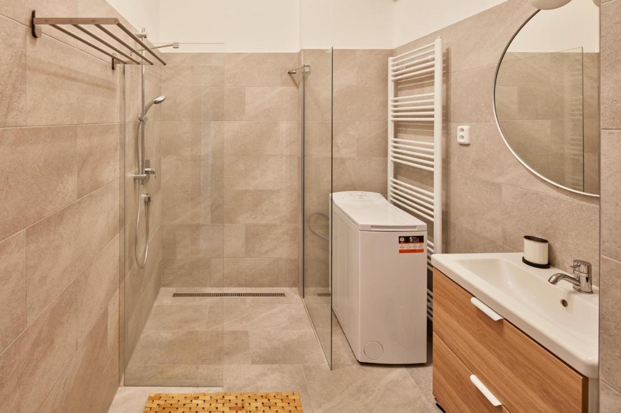 Prague Days - Spacious 3Bdr Apartment - Trendy Neighbourhood Exteriör bild